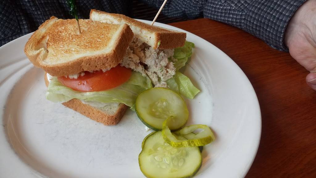 Alexs of Berkley | restaurant | 2685 Twelve Mile Rd, Berkley, MI 48072, USA | 2485453710 OR +1 248-545-3710