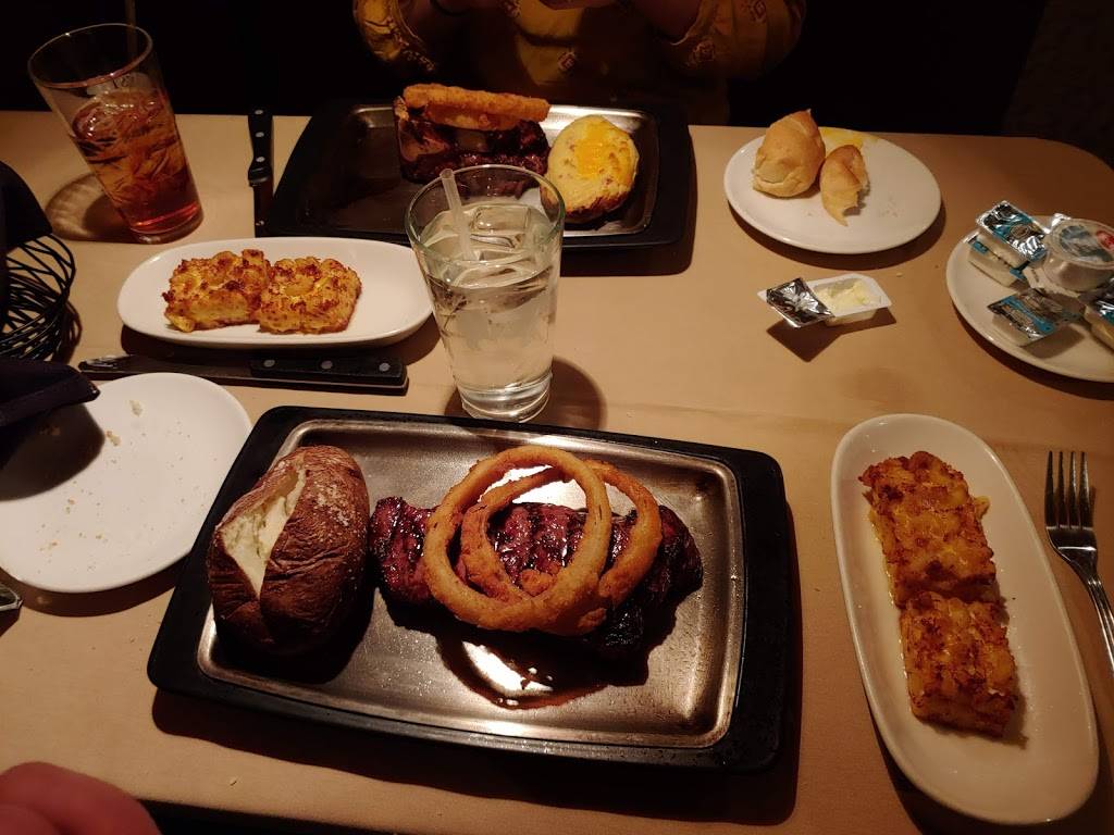 Chriss Steak & Seafood House | restaurant | 2620 Raeford Rd, Fayetteville, NC 28303, USA | 9104854242 OR +1 910-485-4242