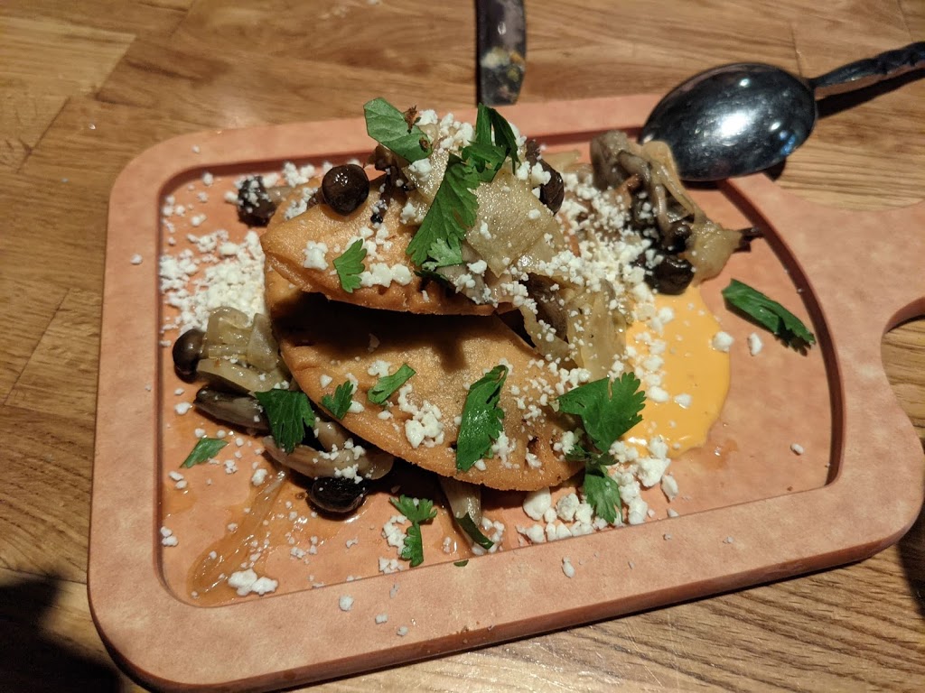 Girl & The Goat | restaurant | 809 W Randolph St, Chicago, IL 60607, USA | 3124926262 OR +1 312-492-6262