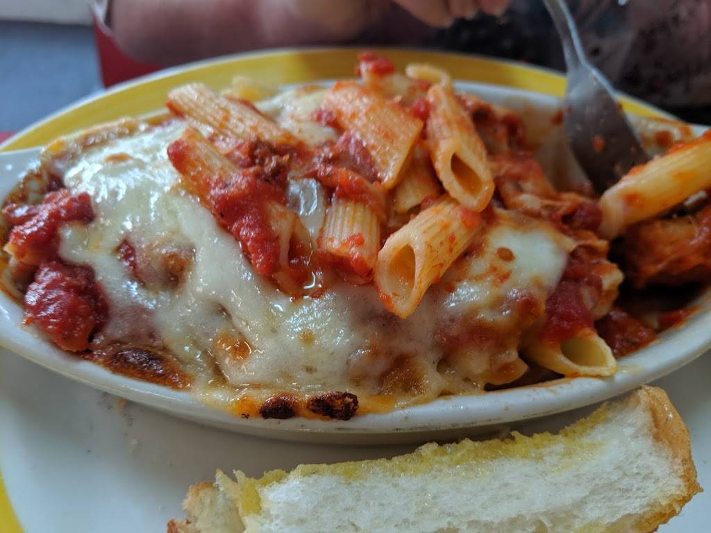 Marcellos Pizza | restaurant | 111 W 3rd St, Ina, IL 62846, USA | 6184374992 OR +1 618-437-4992