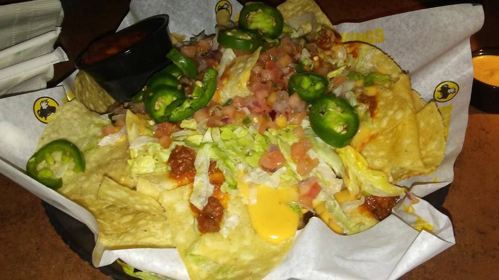 Buffalo Wild Wings | restaurant | 1283 N Memorial Dr, Lancaster, OH 43130, USA | 7406892533 OR +1 740-689-2533