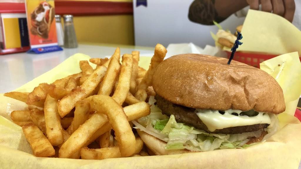 San Antonio Burger | restaurant | 8440 Fredericksburg Rd, San Antonio, TX 78229, USA | 2109490303 OR +1 210-949-0303