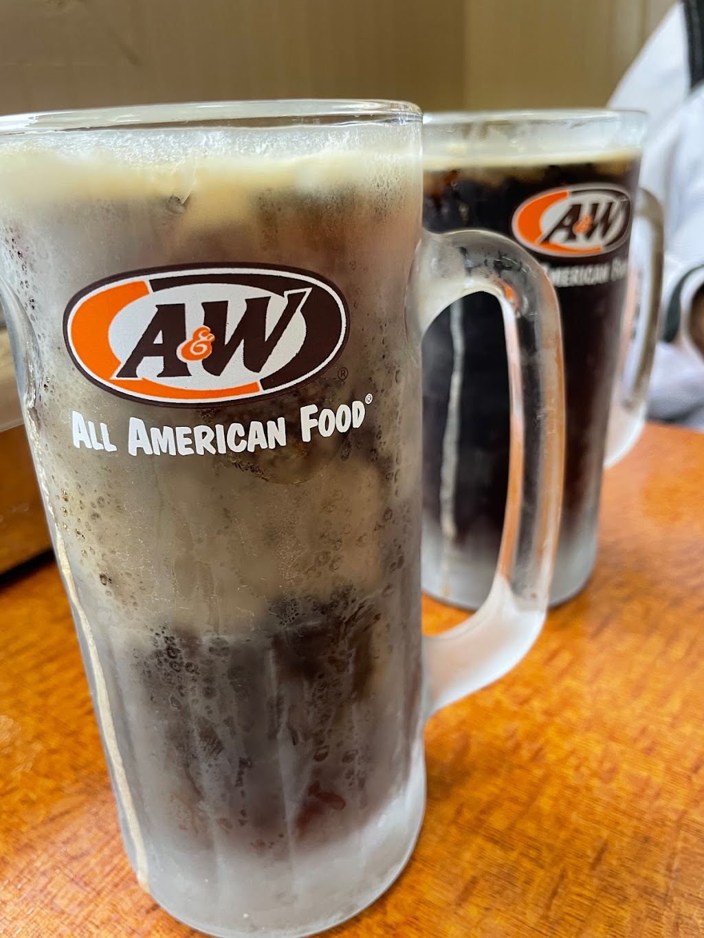 A&W Restaurant | restaurant | 1421 East St, Iola, KS 66749, USA | 6203653011 OR +1 620-365-3011