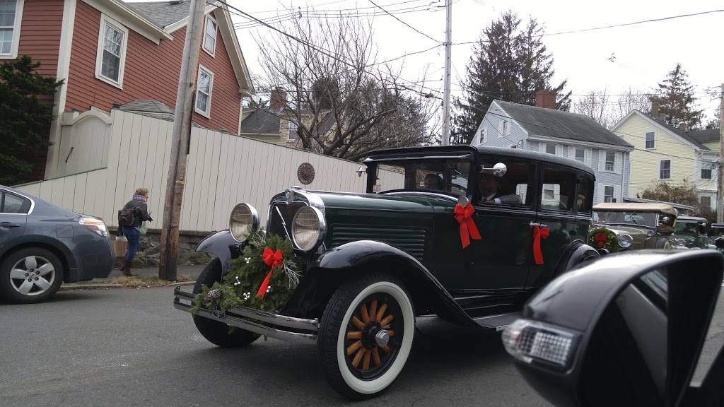 Three Cod Tavern | restaurant | 141 Pleasant St, Marblehead, MA 01945, USA | 7816393263 OR +1 781-639-3263