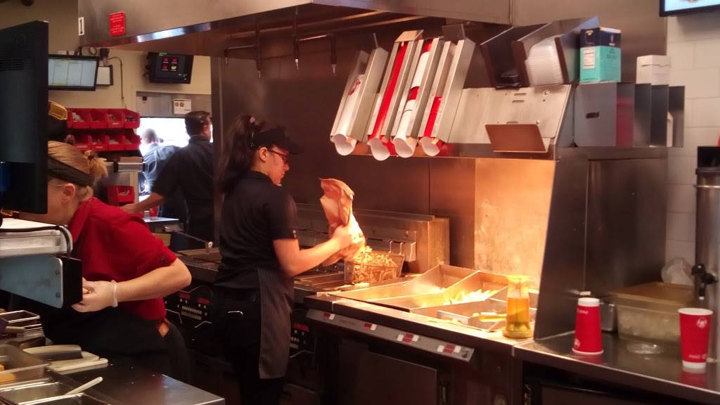 Wendys | restaurant | 130 Blowing Rock Blvd, Lenoir, NC 28645, USA | 8287587460 OR +1 828-758-7460