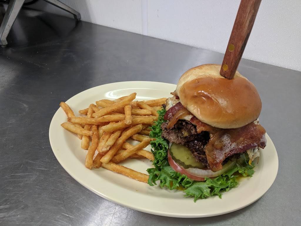 The Raider | restaurant | 817 S Highland St, Williamsburg, IA 52361, USA | 3196681271 OR +1 319-668-1271