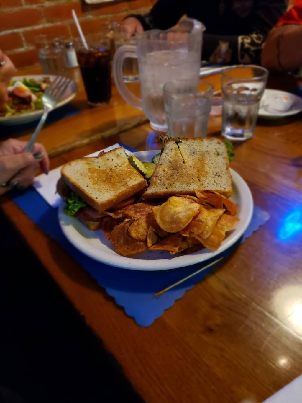 Central City Bar & Grill | restaurant | 17 Central Ave, Cortland, NY 13045, USA | 6077583300 OR +1 607-758-3300