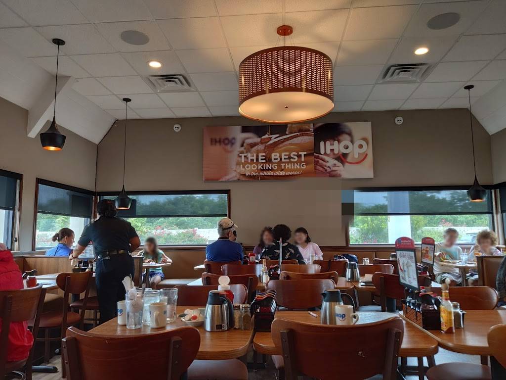 IHOP | restaurant | 6495 Overseas Hwy, Marathon, FL 33050, USA | 3057435952 OR +1 305-743-5952
