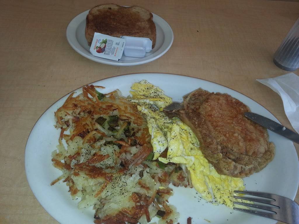 Charlies Coney Island | restaurant | 2490 Broadway, Gary, IN 46407, USA | 2198832117 OR +1 219-883-2117