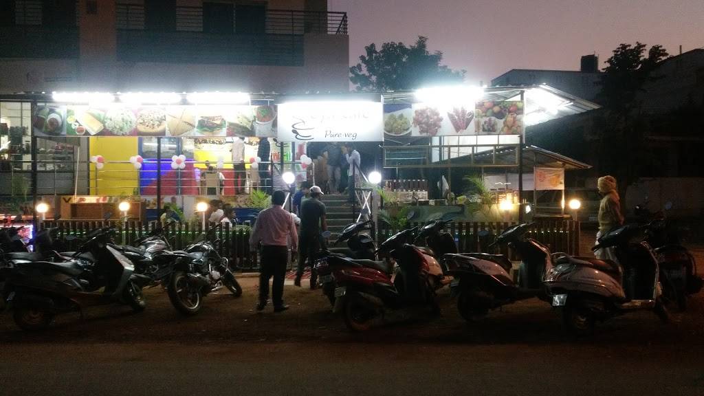 Royal Food Mart | cafe | 3403 1st Ave, San Diego, CA 92103, USA | 6192957666 OR +1 619-295-7666