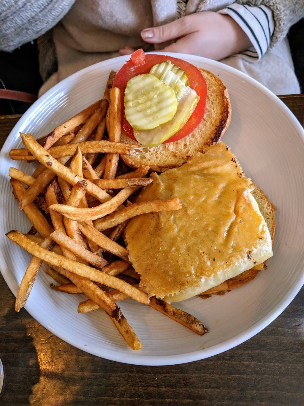 Pats Tap | restaurant | 3510 Nicollet Ave, Minneapolis, MN 55408, USA | 6128228216 OR +1 612-822-8216