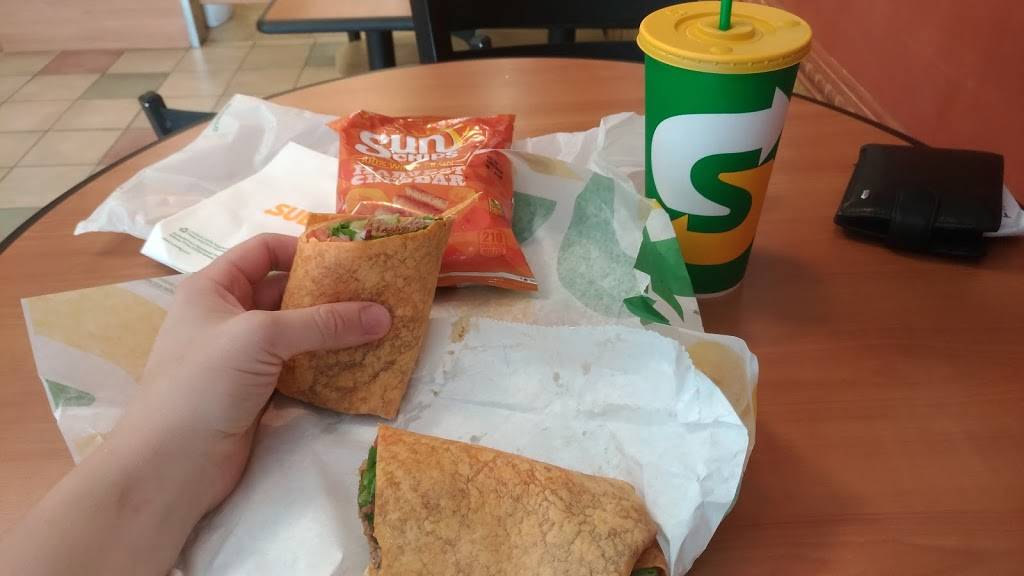 Subway | meal takeaway | 3004 Issaquah-Pine Lake Rd SE, Sammamish, WA 98075, USA | 4255576601 OR +1 425-557-6601