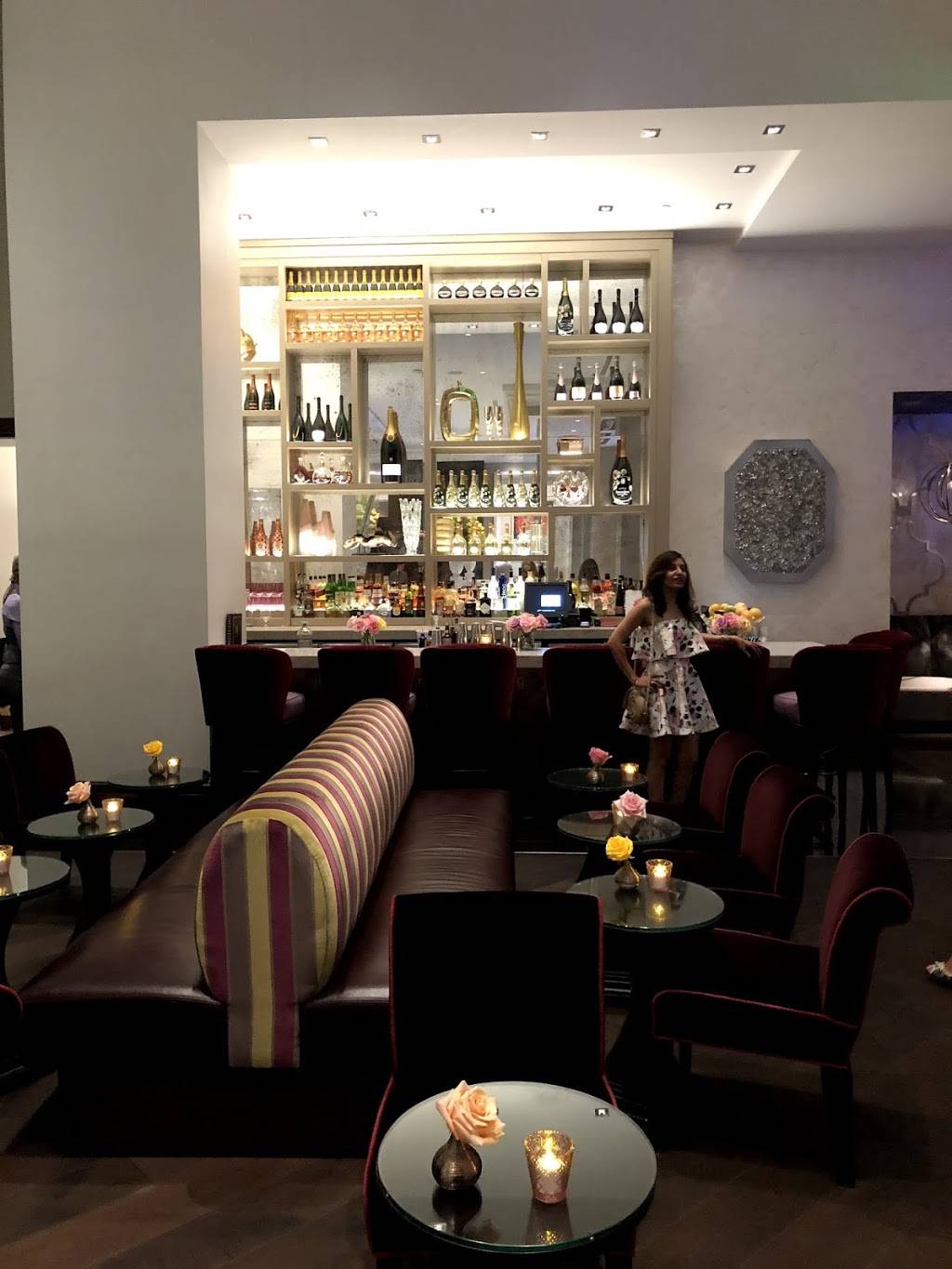 Bloom & Bee | restaurant | 1600 W Loop S, Houston, TX 77027, USA | 3462275139 OR +1 346-227-5139