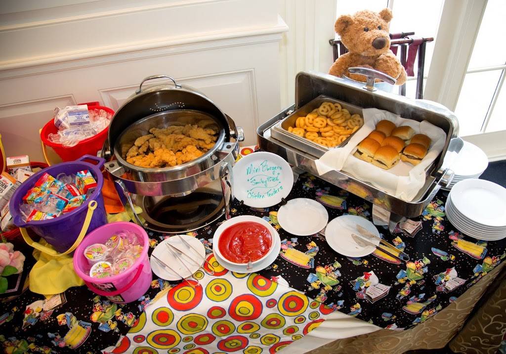 Deerfield | restaurant | 507 Thompson Station Rd, Newark, DE 19711, USA | 3023686640 OR +1 302-368-6640