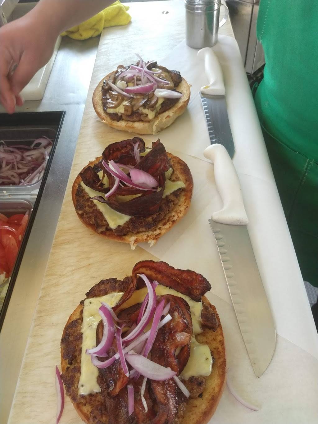 El Capricho TORTAS | restaurant | Av. Fco J. Mina 1123, Mariano Matamoros, 22206 Tijuana, B.C., Mexico | 016642166042 OR +52 664 216 6042