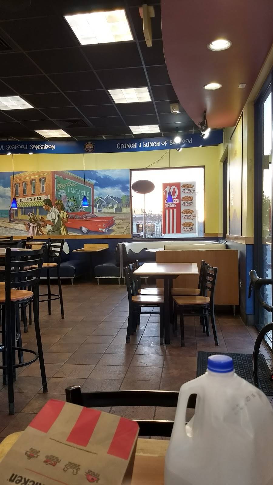 Long John Silvers | restaurant | 32425 Temecula Pkwy, Temecula, CA 92592, USA | 9513022199 OR +1 951-302-2199