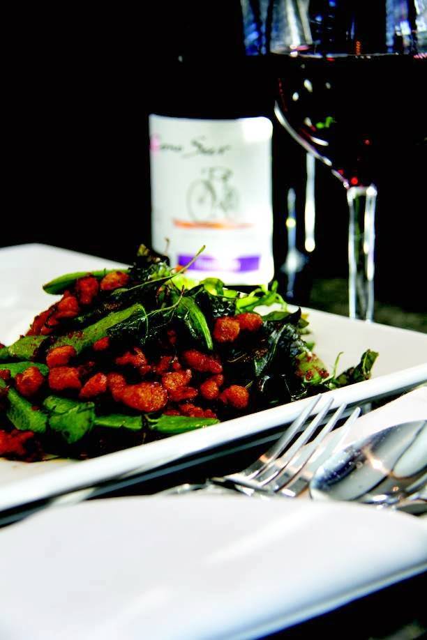 Tropical Restaurant & Bar | restaurant | 8125 E 49th St, Tulsa, OK 74145, USA | 9188956433 OR +1 918-895-6433