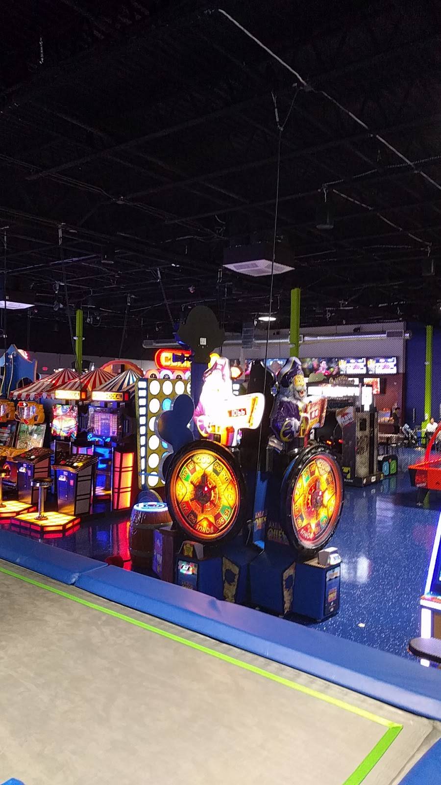 Off The Wall Davie | restaurant | 9130 W State Rd 84, Davie, FL 33324, USA | 9544763000 OR +1 954-476-3000