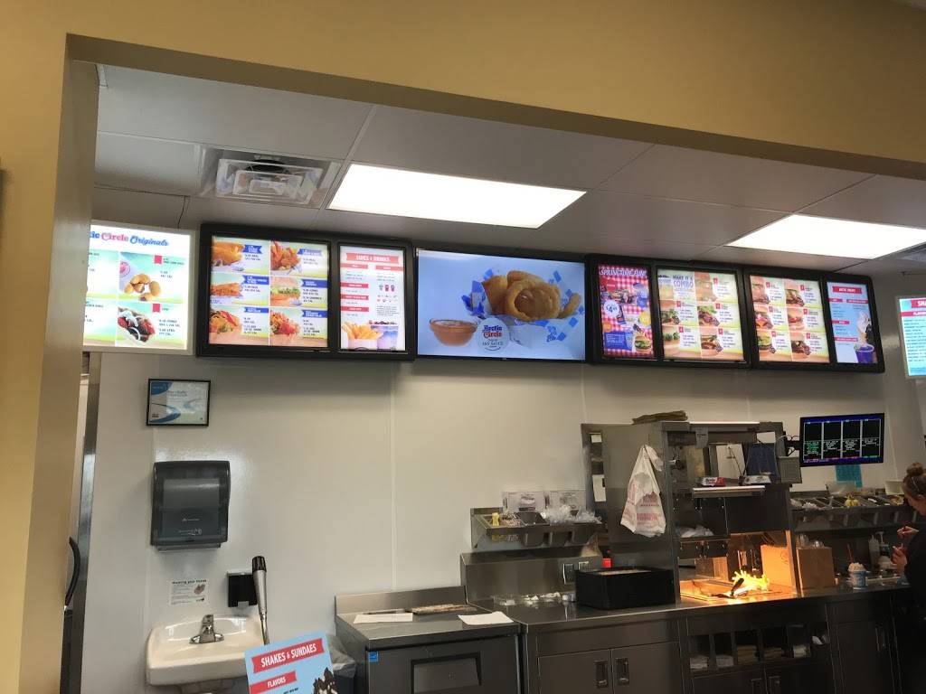 Arctic Circle | meal takeaway | 23 E 1000 N, Spanish Fork, UT 84660, USA | 8017985471 OR +1 801-798-5471