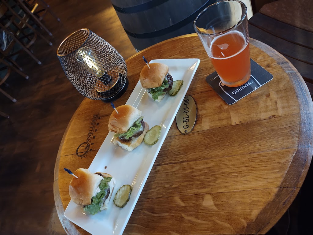 OCALLAGHANS IRISH PUB | restaurant | 3772 The Barnyard I 21, Carmel-By-The-Sea, CA 93923, USA | 8316255500 OR +1 831-625-5500