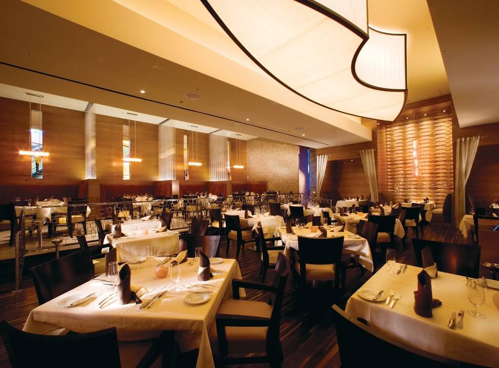 Council Oak Steaks & Seafood (in Seminole Hard Rock) | restaurant | 5223 Orient Rd, Tampa, FL 33610, USA | 8136277600 OR +1 813-627-7600