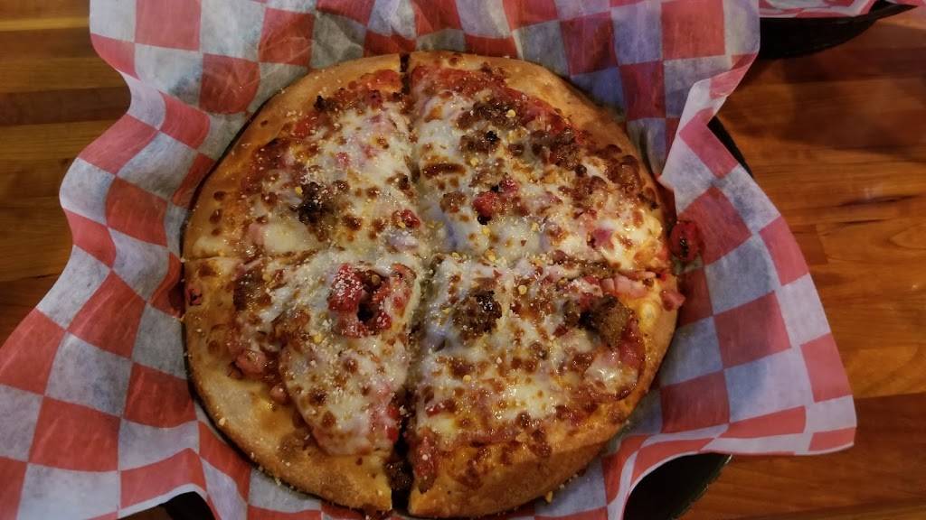 Vans Downtown Davenport | restaurant | 217 Brady St, Davenport, IA 52803, USA | 5633231700 OR +1 563-323-1700