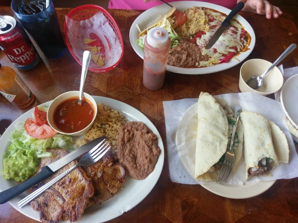 La Parrillada | restaurant | 4911 Seguin Rd, San Antonio, TX 78219, USA | 2106626779 OR +1 210-662-6779