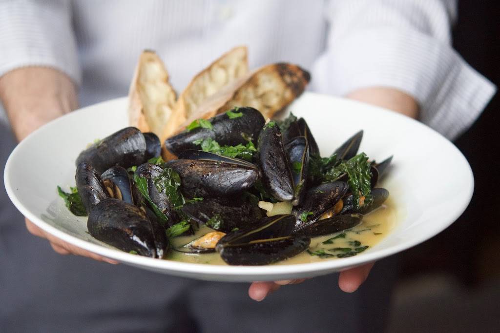 The Poynt Newburyport | restaurant | 31 Water St, Newburyport, MA 01950, USA | 9783588501 OR +1 978-358-8501