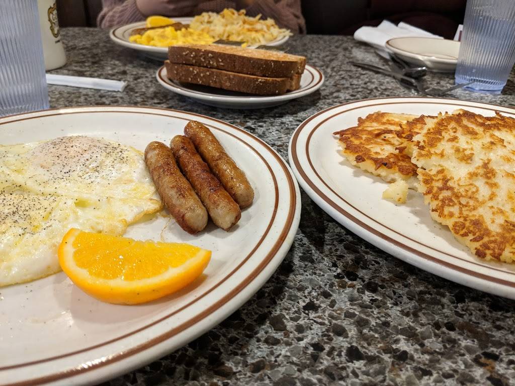 Golden Nugget Pancake House | restaurant | 2406 W Diversey Ave, Chicago, IL 60647, USA | 7732528903 OR +1 773-252-8903