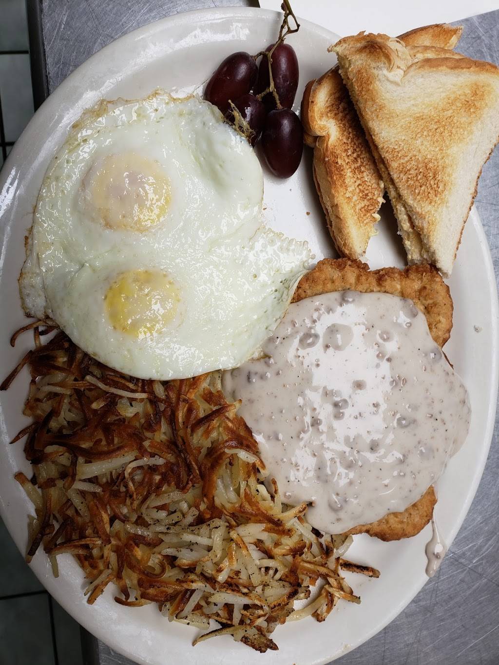 Bootleggers | restaurant | 25491 Old Grass Lake, Antioch, IL 60002, USA | 8473950050 OR +1 847-395-0050