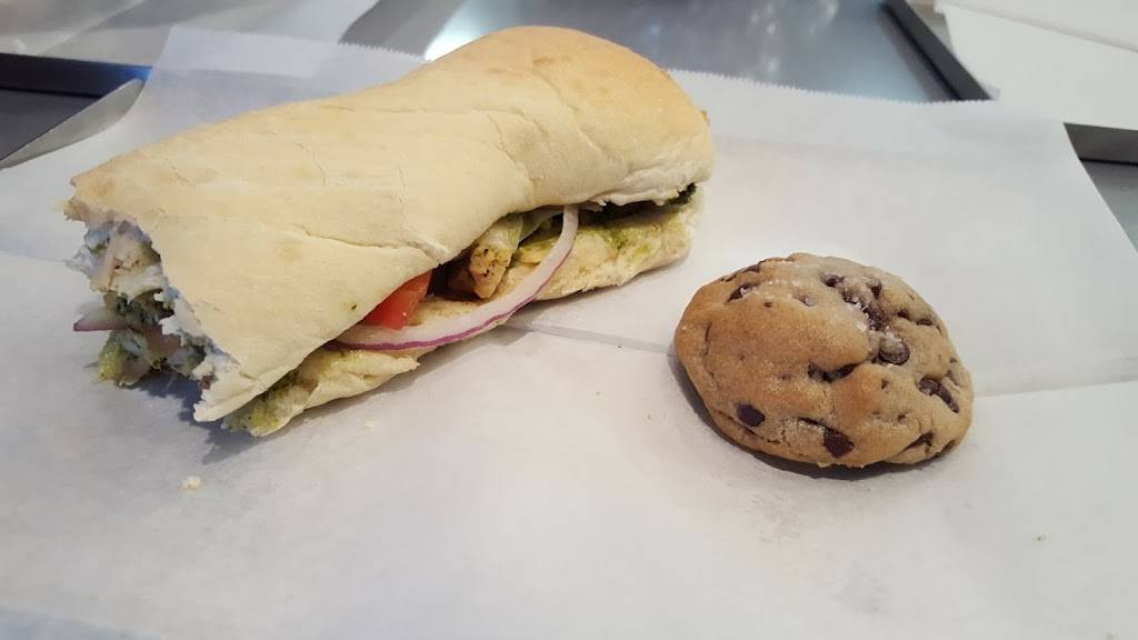 Elis Sandwich Shoppe | restaurant | 601 N College Ave #5, Bloomington, IN 47404, USA | 8123337722 OR +1 812-333-7722