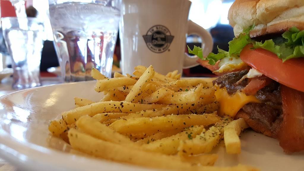 Steak n Shake | restaurant | 325 S Veterans Pkwy, Normal, IL 61761, USA | 3094542899 OR +1 309-454-2899