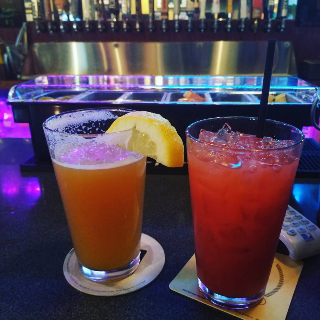 McGillacuddys Sports Bar & Grill | restaurant | 11133 NE Halsey St, Portland, OR 97220, USA | 5032572337 OR +1 503-257-2337