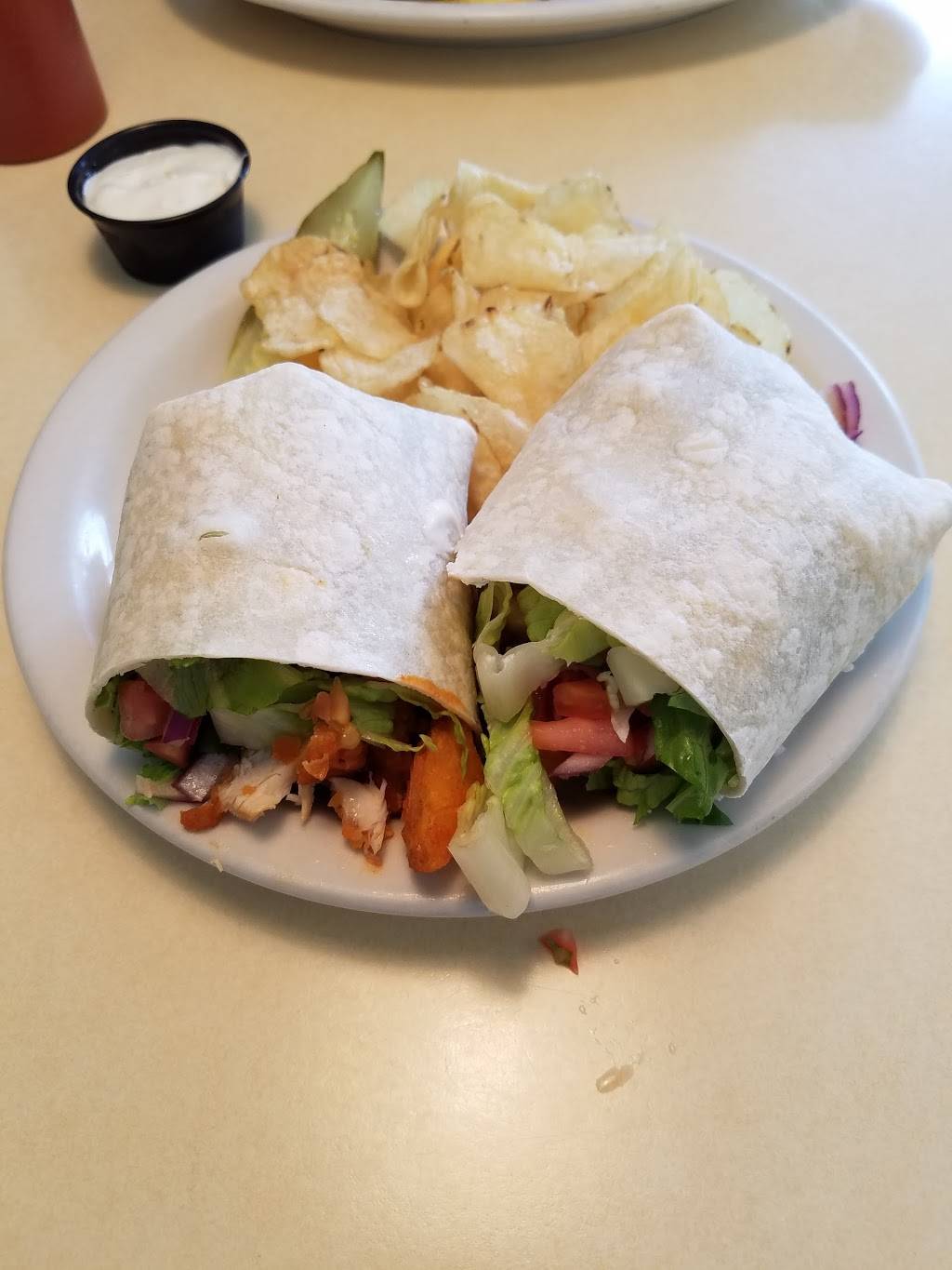 The Looking Glass Café | restaurant | 56 South St, Wrentham, MA 02093, USA | 5083842820 OR +1 508-384-2820