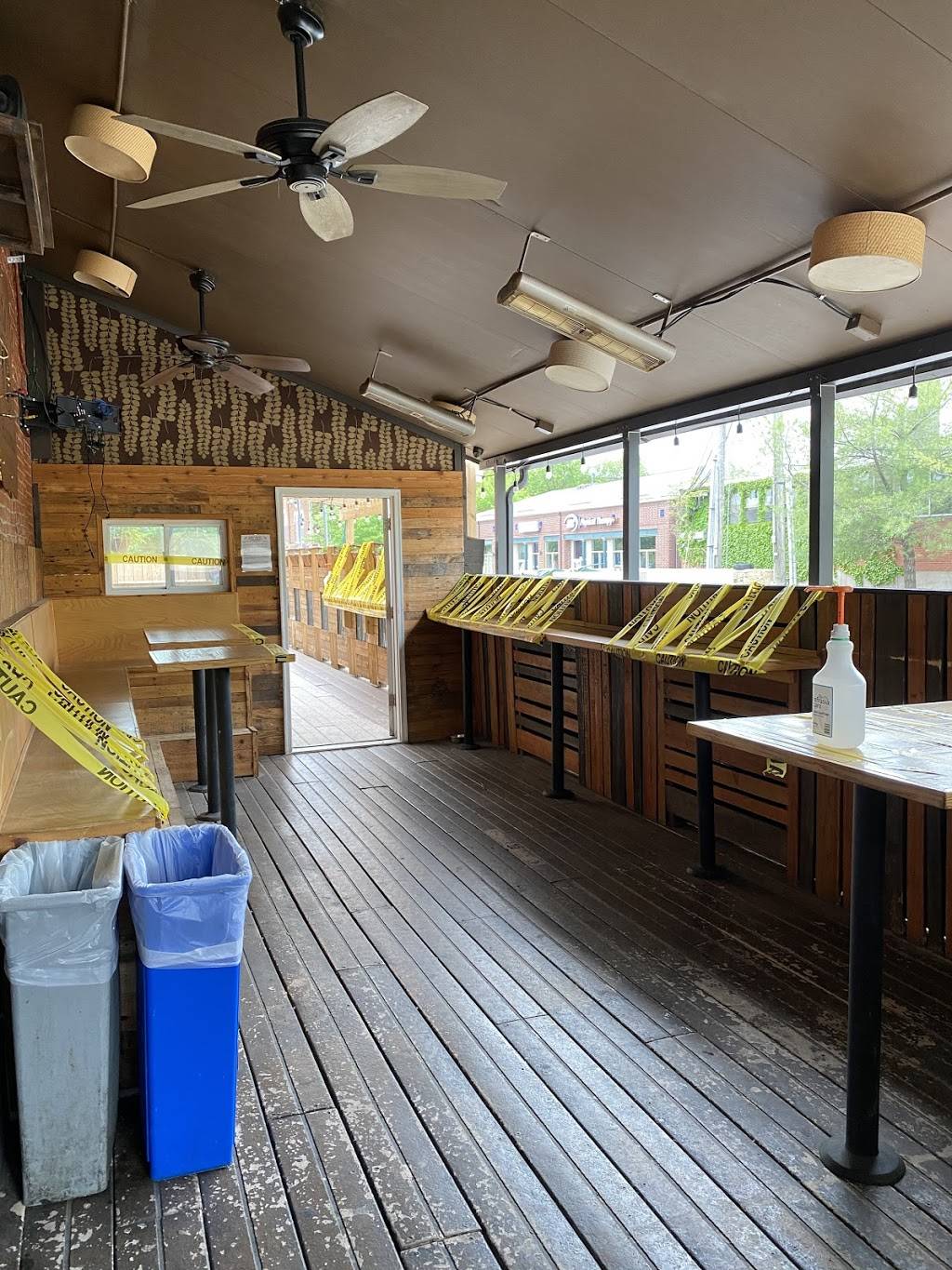 Tower Tavern | restaurant | 401 E 31st St, Kansas City, MO 64108, USA | 8169319300 OR +1 816-931-9300