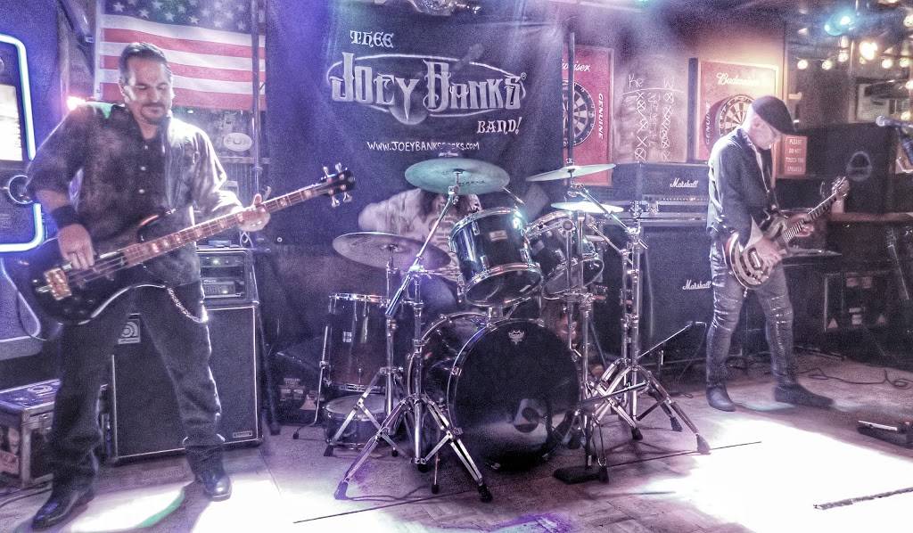 House Divided Bar & Grill | restaurant | 1659 Woodruff Rd, Greenville, SC 29607, USA | 8642836655 OR +1 864-283-6655