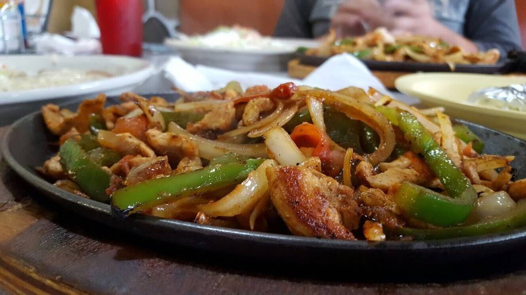 Los Girasoles | restaurant | 5495 Clarkins Dr, Youngstown, OH 44515, USA | 3302709133 OR +1 330-270-9133