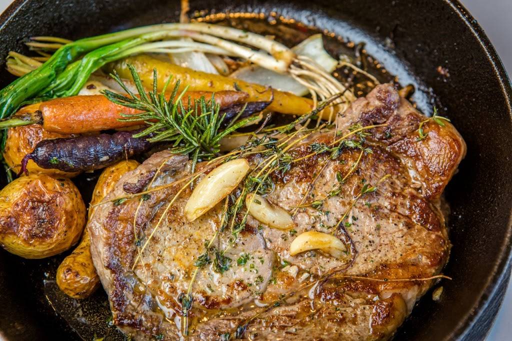 Moss + Oak Savannah Eatery | restaurant | 2 W Bay St, Savannah, GA 31401, USA | 9127214593 OR +1 912-721-4593