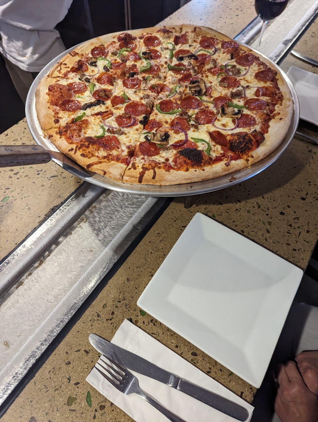 3 City Pizzeria | restaurant | 12901 McGregor Blvd #5, Fort Myers, FL 33919, USA | 2393620260 OR +1 239-362-0260