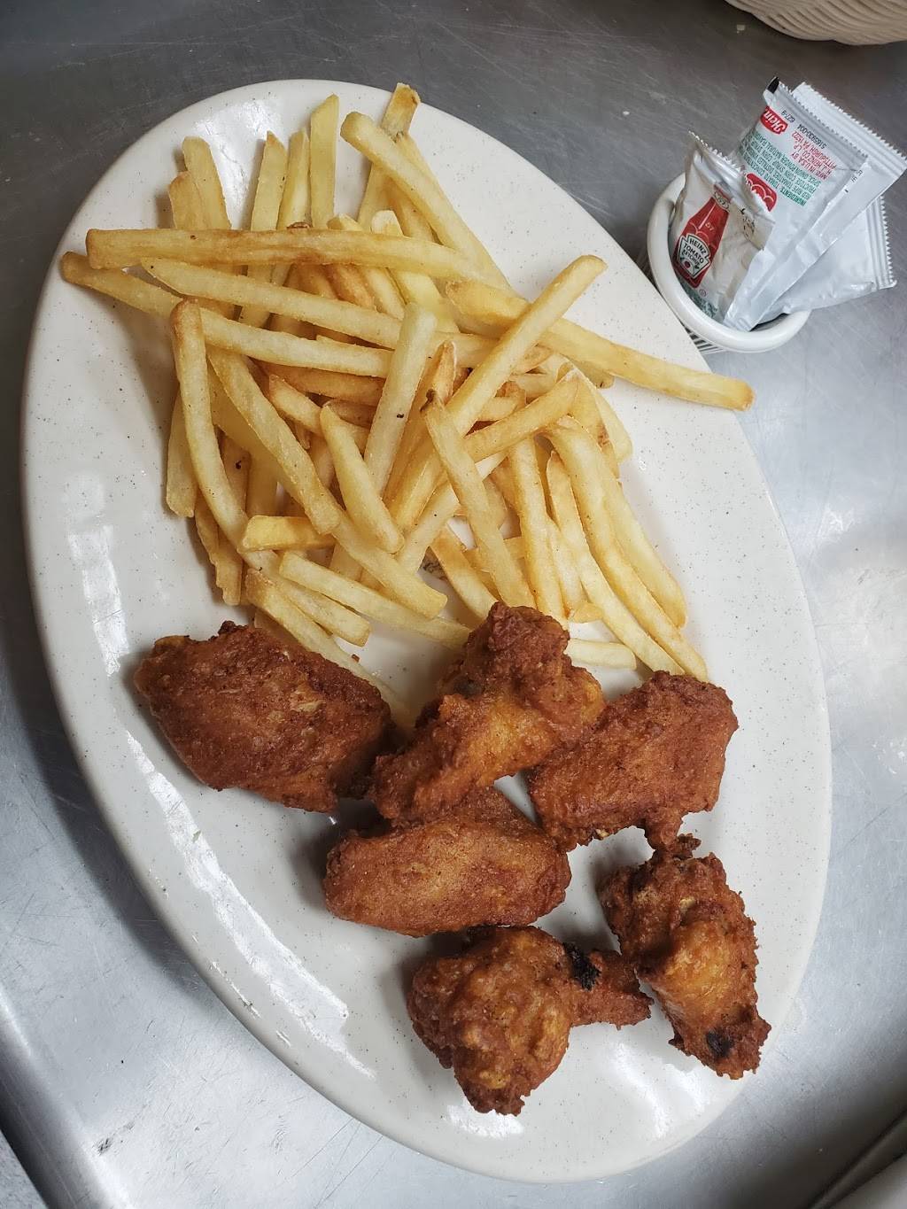 EL REY DE LAS PUPUSAS | restaurant | 1019 Chalkstone Ave, Providence, RI 02908, USA | 4012746266 OR +1 401-274-6266