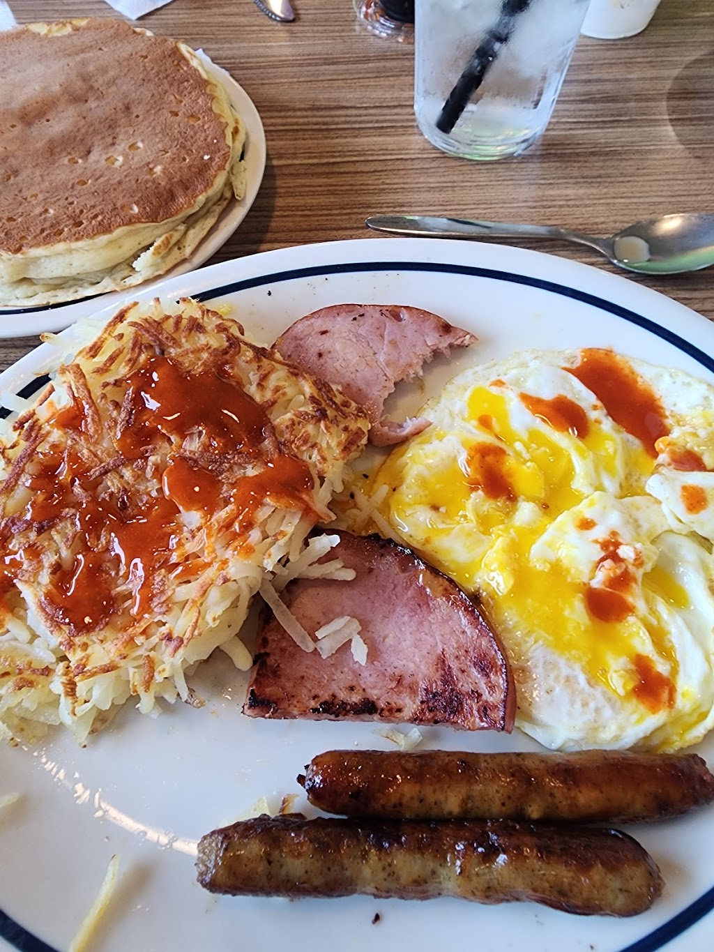 IHOP | restaurant | 613 E Aurora Rd, Macedonia, OH 44056, USA | 2348084409 OR +1 234-808-4409