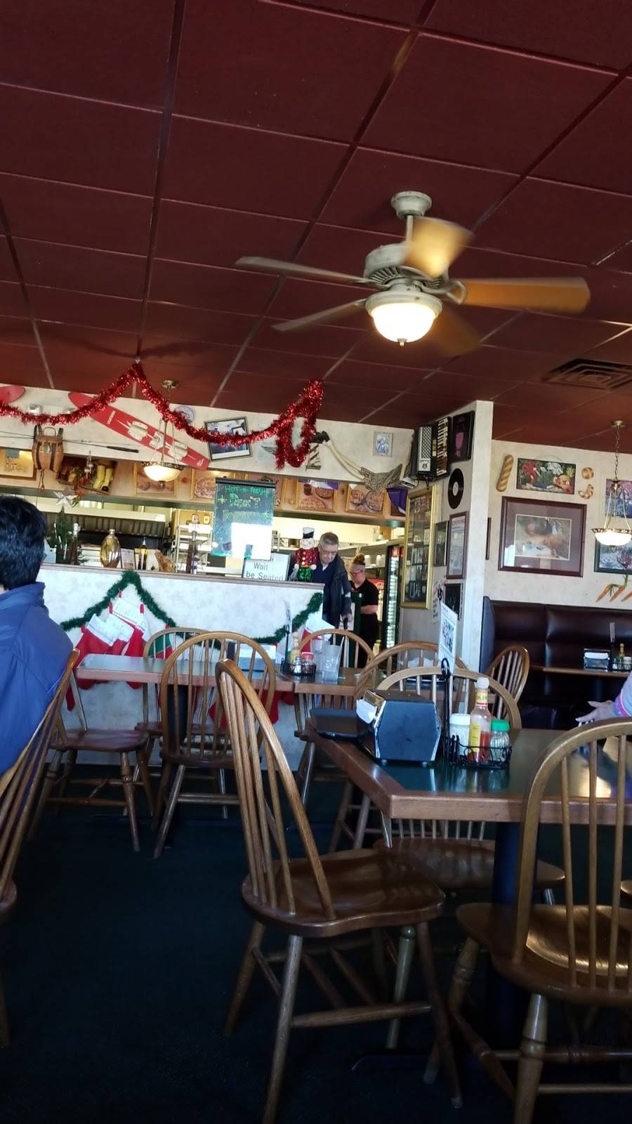 Monicals Pizza | restaurant | 1900 W Main St, Shelbyville, IL 62565, USA | 2177744100 OR +1 217-774-4100