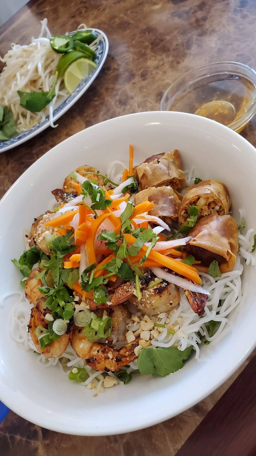 Pho Dinh Restaurant | restaurant | 21831 Marine View Dr S, Des Moines, WA 98198, USA | 2062126553 OR +1 206-212-6553