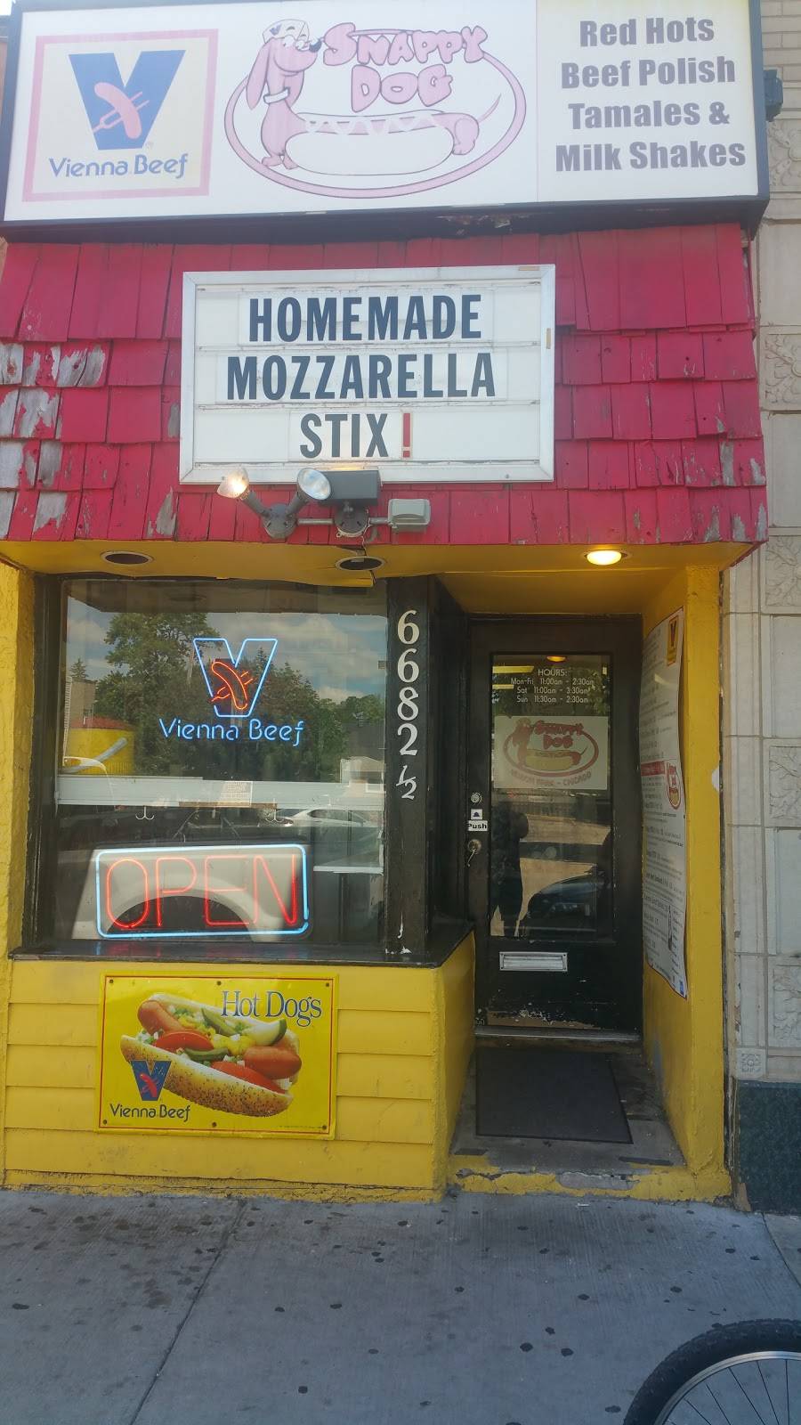 Snappy Dog Inc | restaurant | 6682 N Northwest Hwy, Chicago, IL 60631, USA | 7737756700 OR +1 773-775-6700