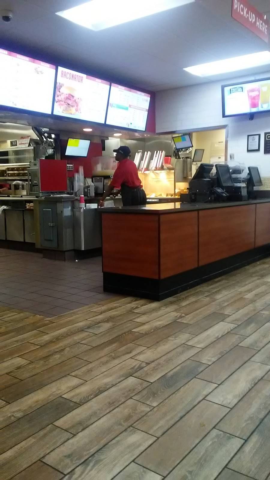 Wendys | restaurant | 3201 Buttermilk Rd, Cottondale, AL 35453, USA | 2055629458 OR +1 205-562-9458