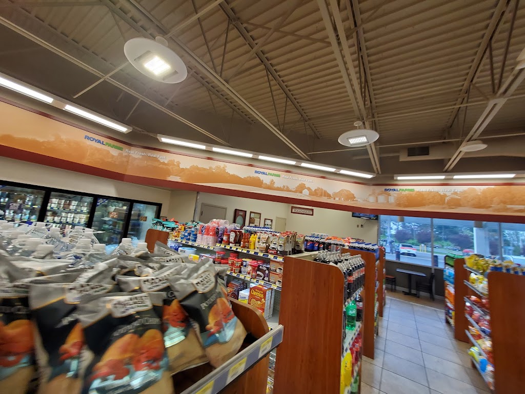 Royal Farms | meal takeaway | 1551 Pulaski Highway and, Wellington Dr, Bear, DE 19701, USA | 3029186341 OR +1 302-918-6341