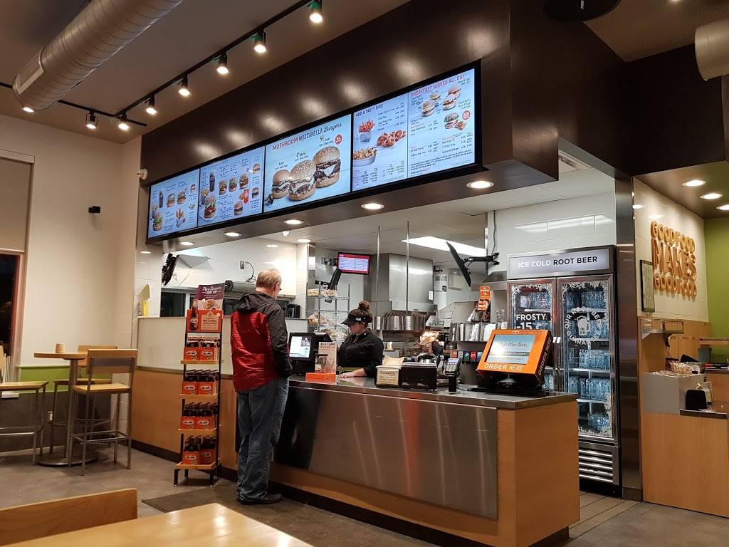 A&W Canada | restaurant | 843 Tower St S, Fergus, ON N1M 2R2, Canada | 2263831665 OR +1 226-383-1665