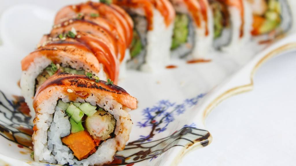 Suki Sushi | restaurant | 347 Erb St W #4, Waterloo, ON N2L 1W4, Canada | 5197461566 OR +1 519-746-1566