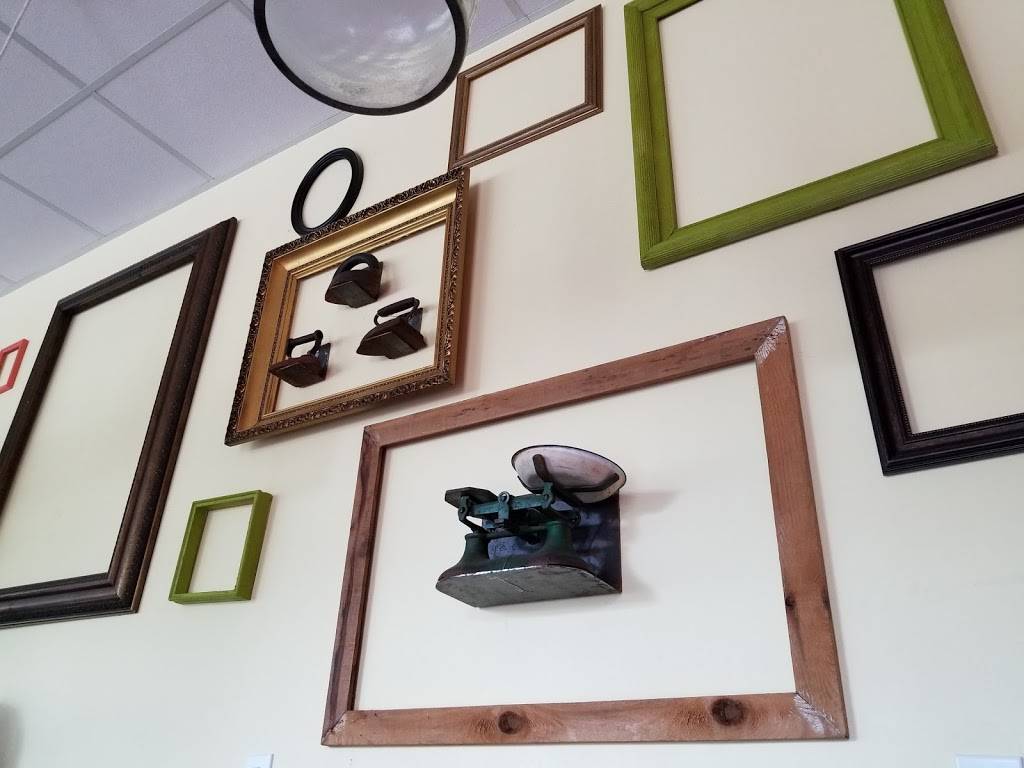 Southern Charm Kitchen | restaurant | 1714 SE Hawthorne Rd, Gainesville, FL 32641, USA | 3525055553 OR +1 352-505-5553