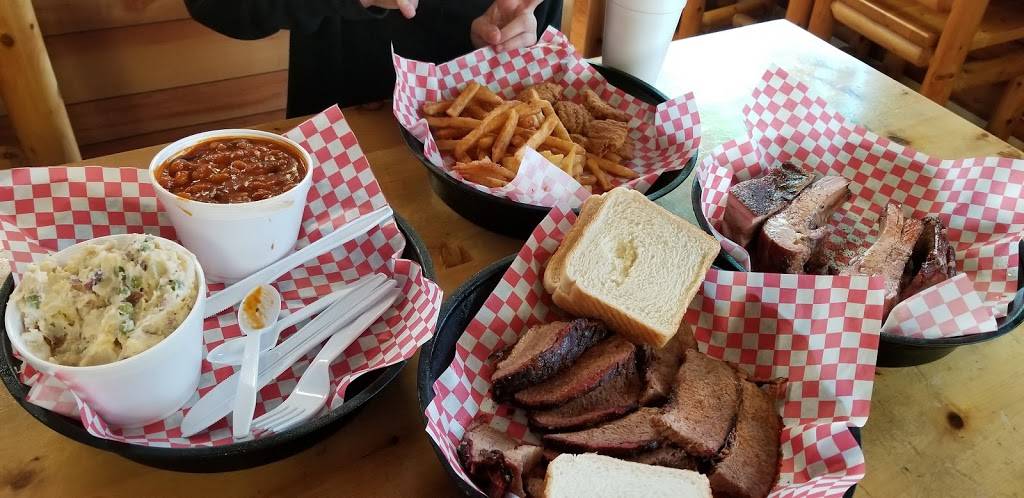 Boss Hoggs BBQ | restaurant | 1198 Wears Valley Rd, Pigeon Forge, TN 37863, USA | 8654464592 OR +1 865-446-4592